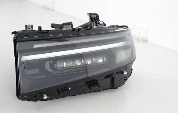 Opel Astra L Headlight/headlamp 9867132380