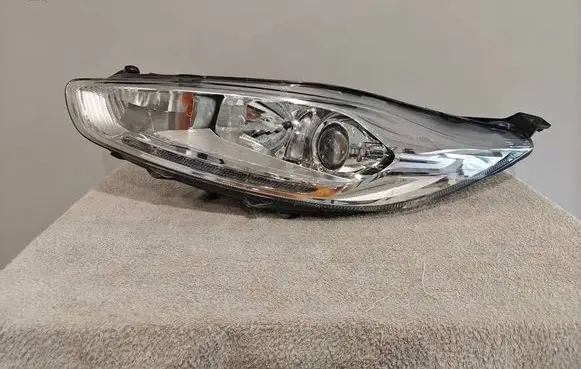 Ford Fiesta Headlight/headlamp C1BB13W030CG 1090041