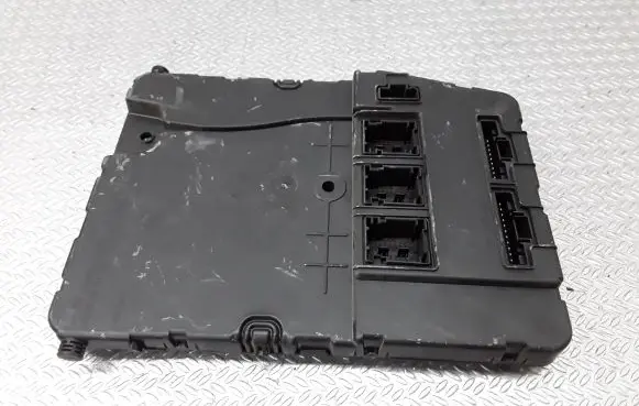 Renault Megane II Comfort/convenience module 8200525384