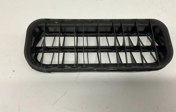 Volkswagen Amarok Quarter panel pressure vent 7E0819181