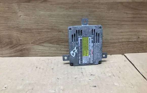 Volkswagen PASSAT B7 Headlight ballast module Xenon 8K0941597B