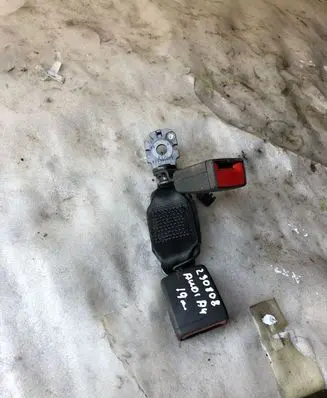 Audi A4 S4 B9 Rear seatbelt buckle 8w0857739d
