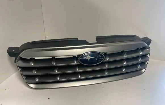 Subaru Legacy Front bumper upper radiator grill 91121AG160