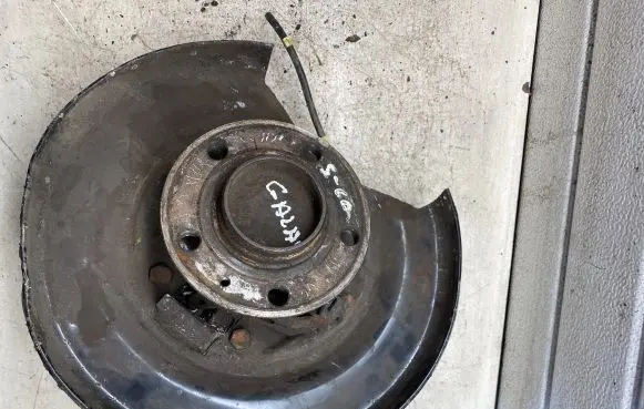 Volvo V70 Rear wheel hub