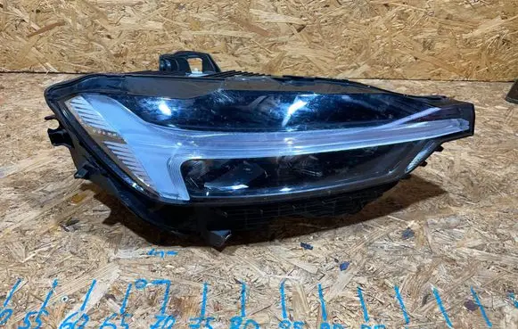 Volvo XC60 Headlight/headlamp 32337379 S2510D057-M
