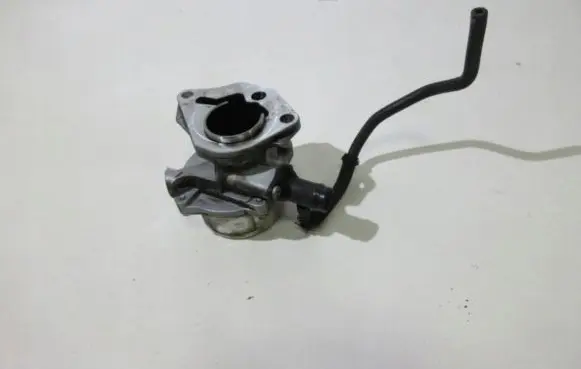 Nissan Qashqai Vacuum pump 146505272R