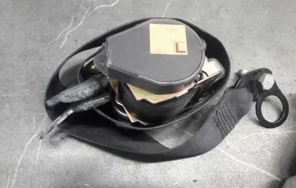 Mercedes-Benz Vaneo W414 Front seatbelt 566287701
