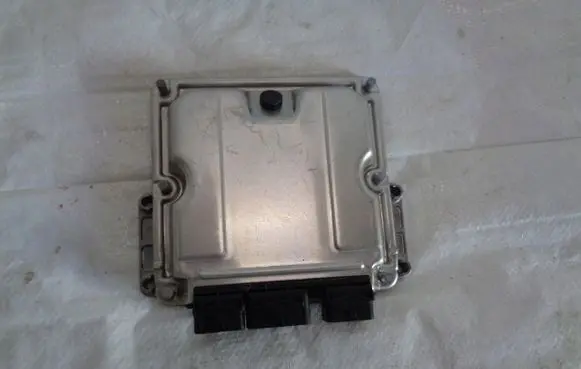 Renault Scenic III - Grand scenic III Engine control unit/module 9644721080