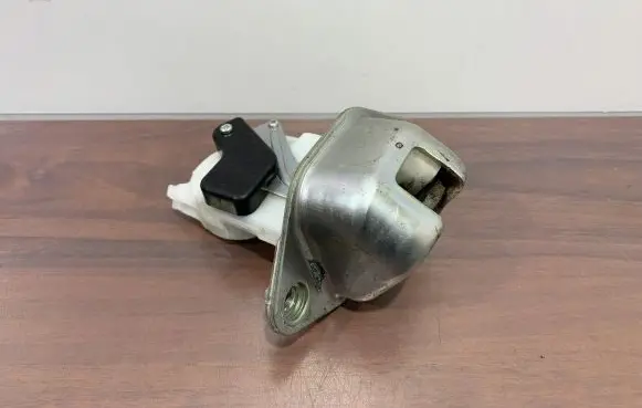 Subaru Legacy Tailgate/trunk/boot lock/catch/latch