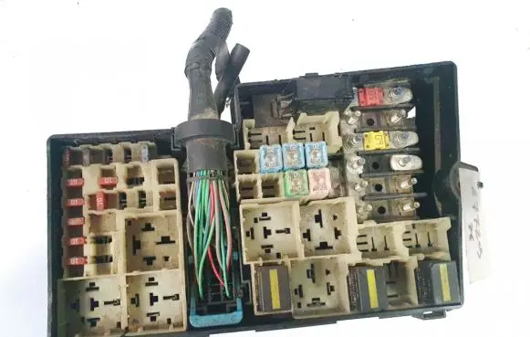 Ford Focus Fuse box set 8688039 bp4k-66767