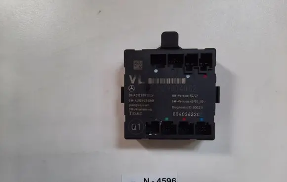 Mercedes-Benz C W204 Door control unit/module 2129004002