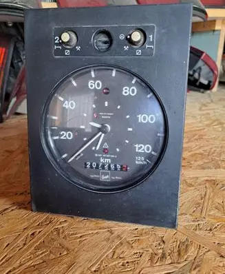 Volkswagen I LT Speedometer (instrument cluster)