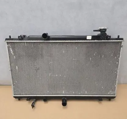 Mazda 3 III Coolant radiator