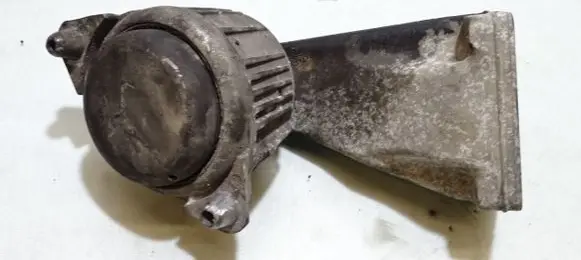 Mercedes-Benz C W204 Engine mount vacuum valve 