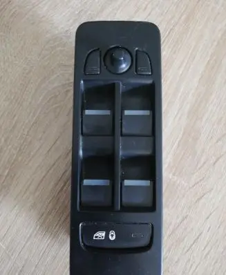 Land Rover Discovery Sport Electric window control switch FK7214540AD
