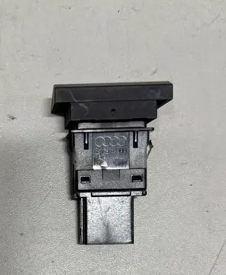 Audi A3 S3 A3 Sportback 8P Hazard light switch 8P0941509D