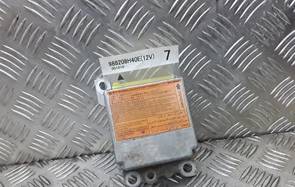 Nissan X-Trail T30 Airbag control unit/module 988208H40E