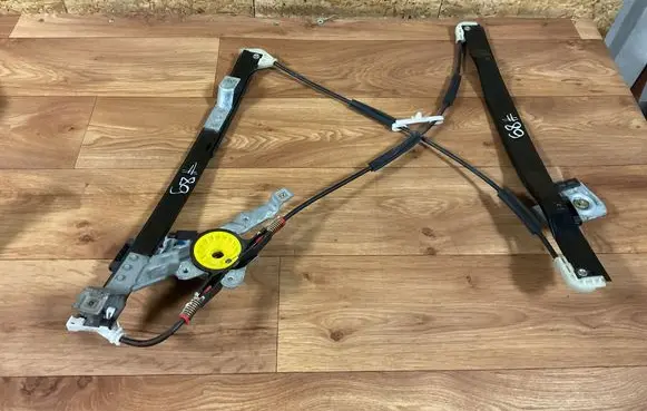Ford Mondeo Mk III Front window lifting mechanism without motor 1S71F23200