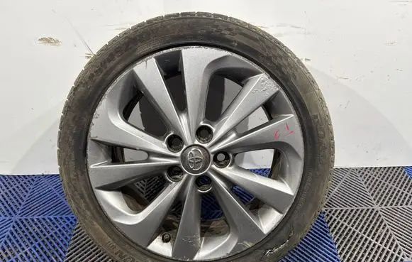 Toyota Auris E180 R17 alloy rim 