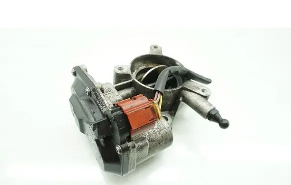 Opel Zafira C Throttle body valve 55564164