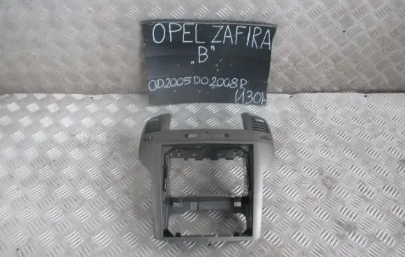 Opel Zafira B Panel trim 1000745