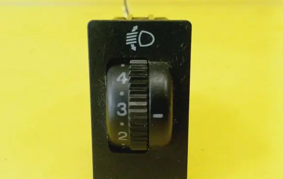 Toyota Corolla Verso E121 Headlight level height control switch 8415202021