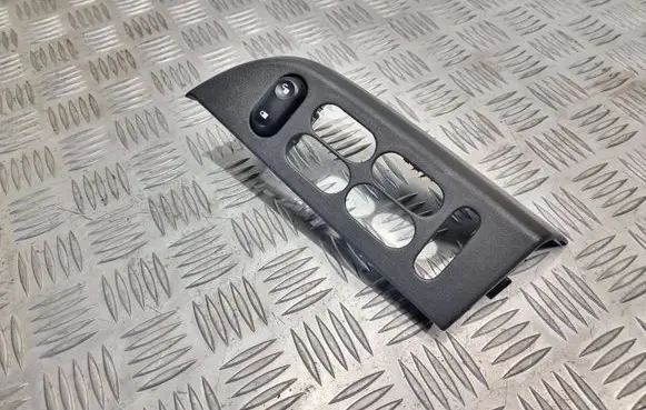 Ford Explorer Front door window switch trim 4l2t14b133