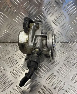 Nissan Qashqai Vacuum pump 705641000