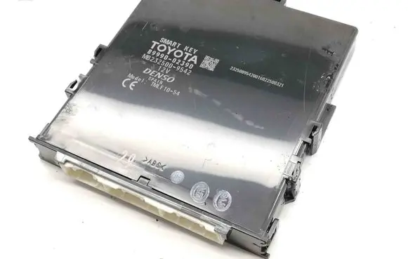 Toyota Auris E180 Other devices 8999002390