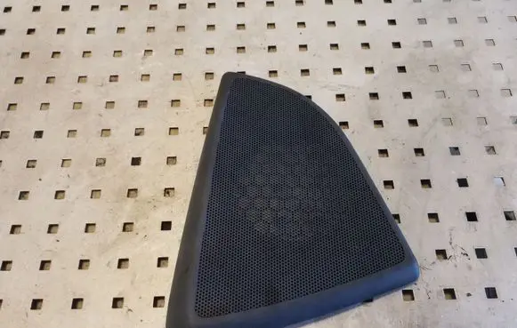 Side speaker trim/cover