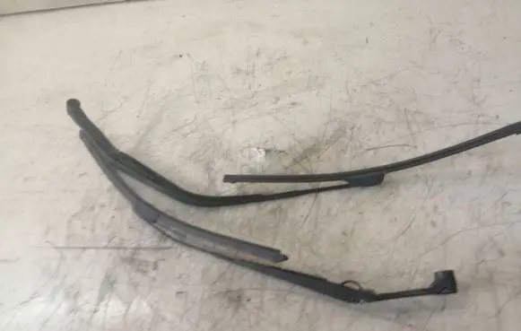 Mitsubishi Outlander Rear wiper blade arm PRAWELEWE