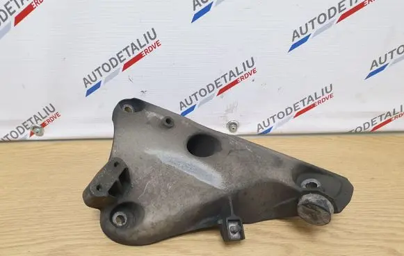 BMW X5 E70 Engine mounting bracket 6790021 22116790021