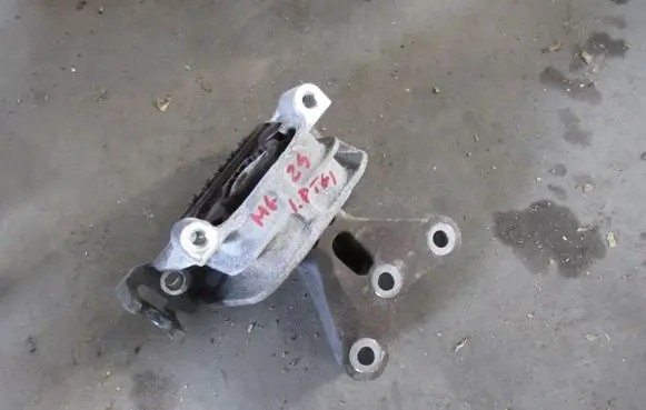 MG ZS Engine mount vacuum valve 8686401