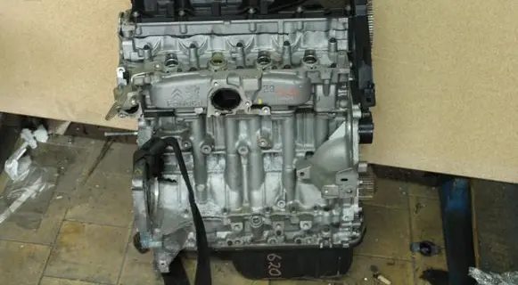 Peugeot 208 I Engine swap 8H01
