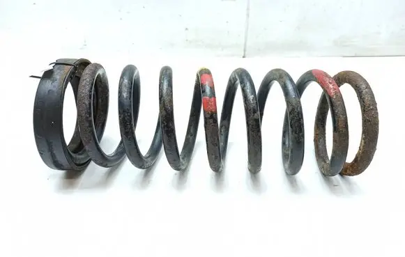Mercedes-Benz COMPAKT W115 Rear coil spring 