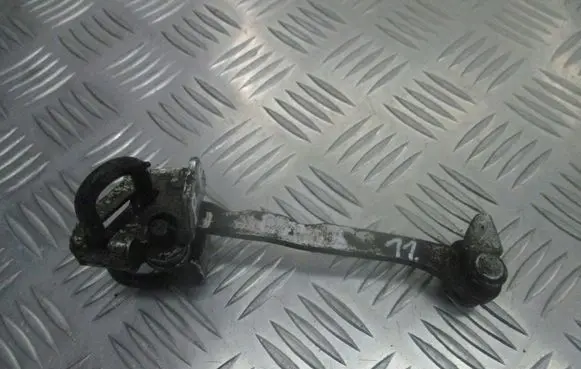 Opel Tigra B Front door check strap stopper 