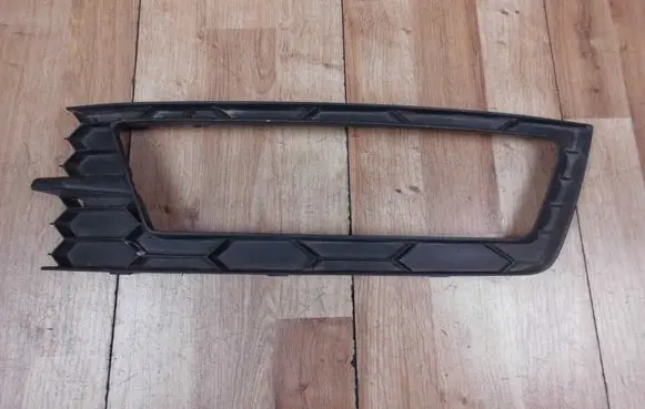 Skoda Rapid (NH) Front fog light trim/grill 5JA807681