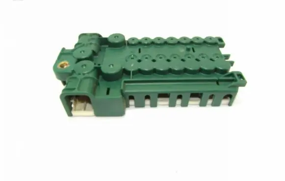 BMW 5 E39 Fuse module 8387543
