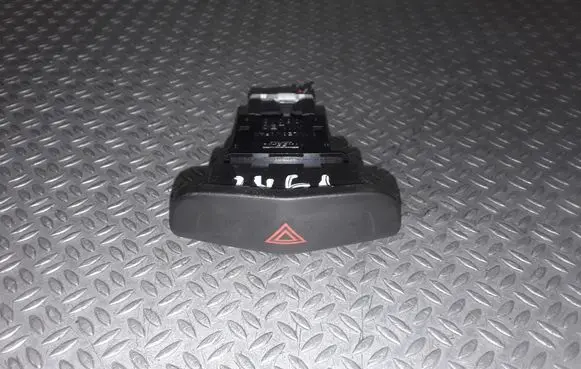 Nissan Primera Hazard light switch 06016