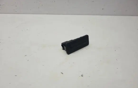 Opel Grandland X Tailgate/trunk/boot open switch 98277560380
