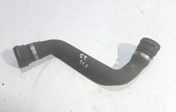 Engine coolant pipe/hose