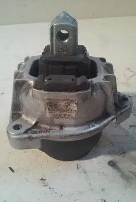 BMW 5 F10 F11 Engine mount bracket 6777371