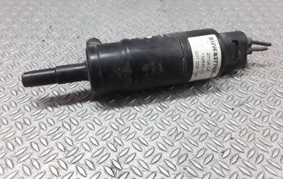 BMW 5 E60 E61 Headlight washer pump 837743003