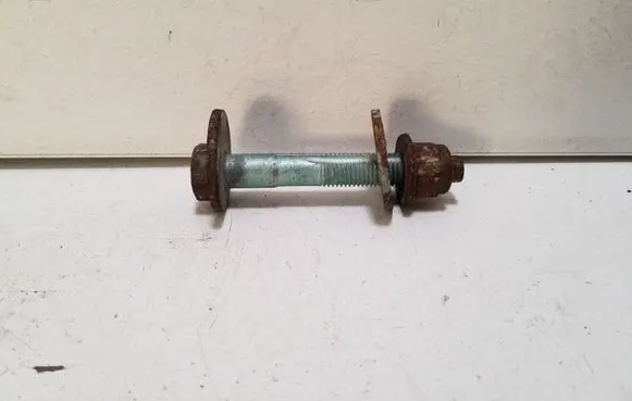 Volkswagen Golf V Rear suspension camber bolt 