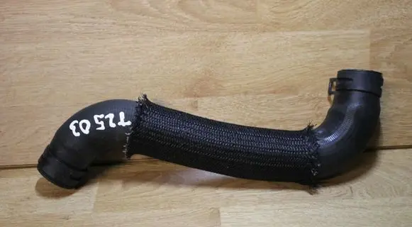 Toyota Avensis T250 Engine coolant pipe/hose
