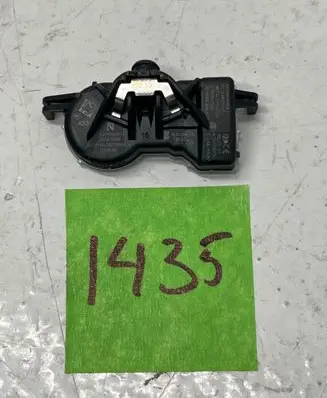 Nissan Qashqai Tire pressure sensor 2015DJ3724 7812DT1S03