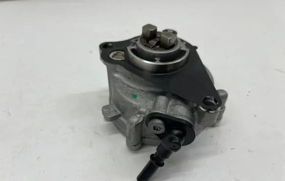Opel Grandland X Vacuum pump 9837539080