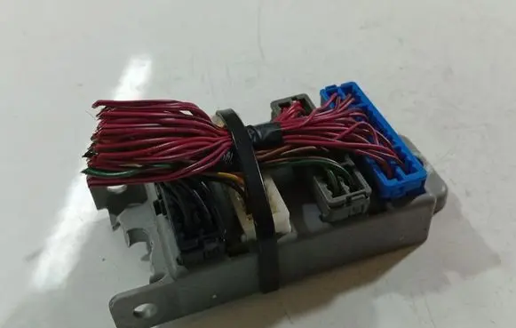 KIA Sorento Fuse box set 913103E810