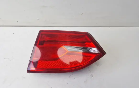 Volkswagen Jetta VI Tailgate rear/tail lights 5C6945260