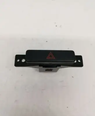 Suzuki Grand Vitara II Hazard light switch